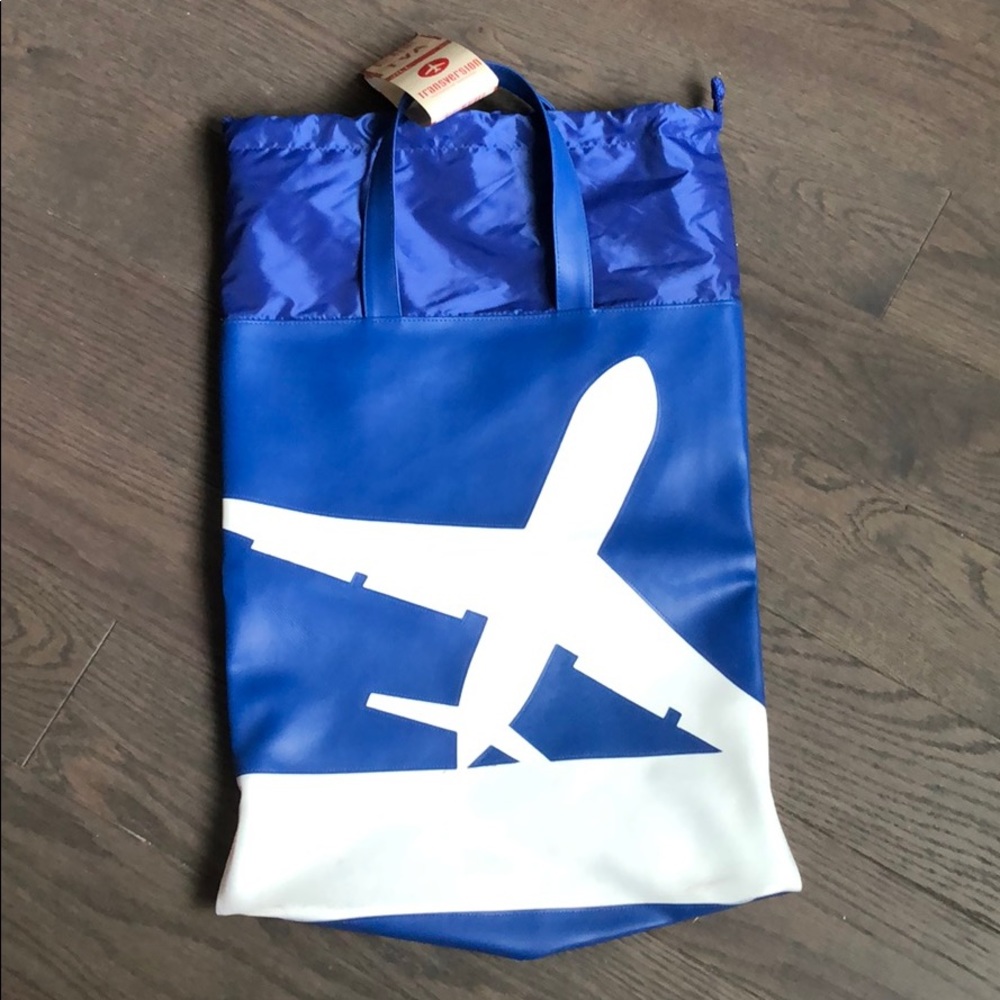 Trans version handle and drawstring bag
